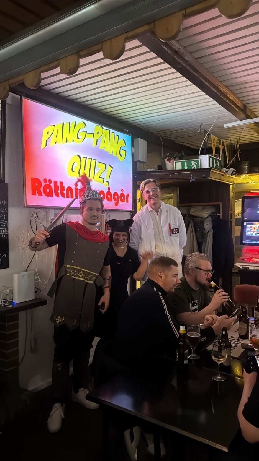 Fester och stammisar på Brunnsbacken – bild 4